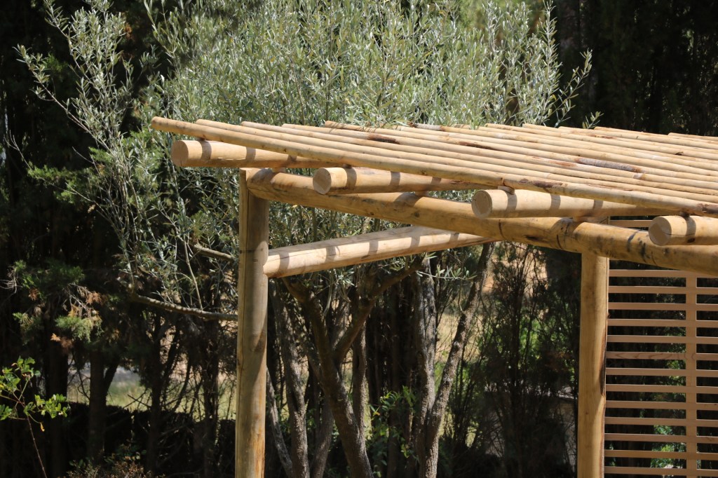 Pergola palos de&nbsp;castaño